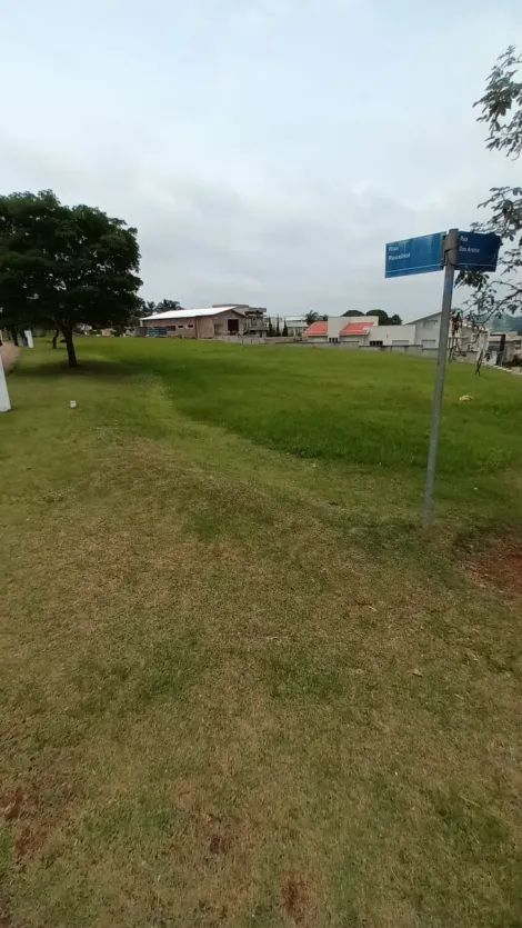 Terrenos no condomínio Campo da Cachoeira