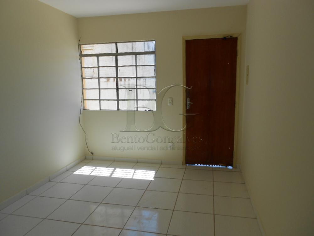 Sala Alugar Casas / Padrão em Poços de Caldas R$ 900,00 - Foto 2