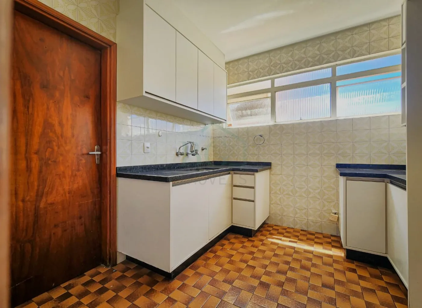 COZINHA Alugar Apartamentos / Padrão em Poços de Caldas R$ 1.400,00 - Foto 12