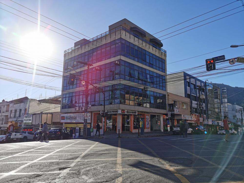 FACHADA Alugar Comercial / Ponto comercial em Poços de Caldas R$ 1.000,00 - Foto 1