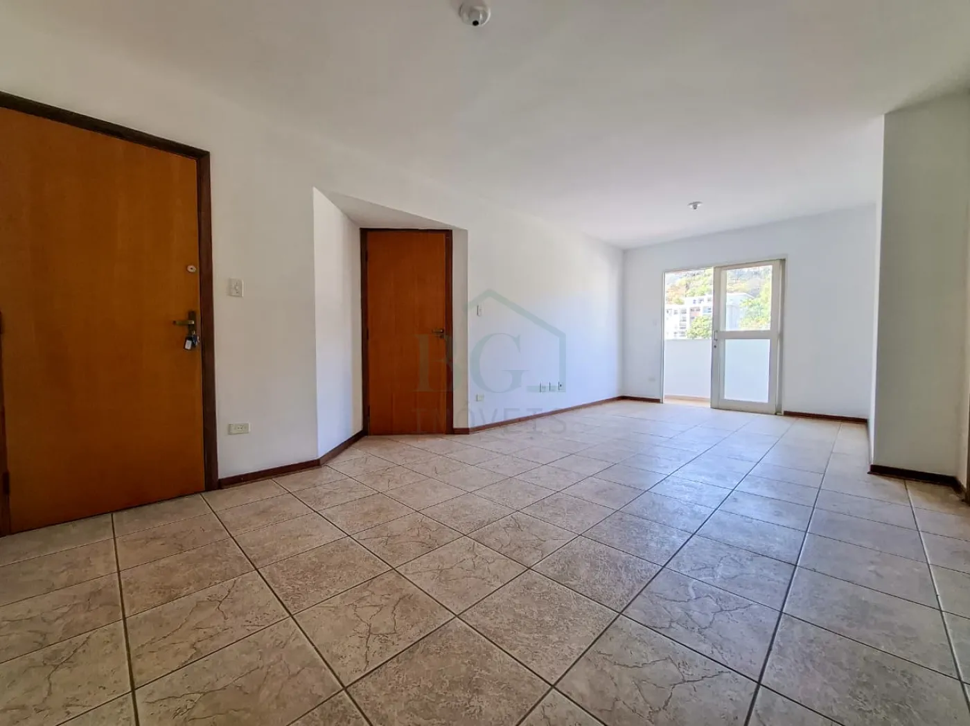 Apartamento à venda com 2 quartos, 80m² - Foto 3
