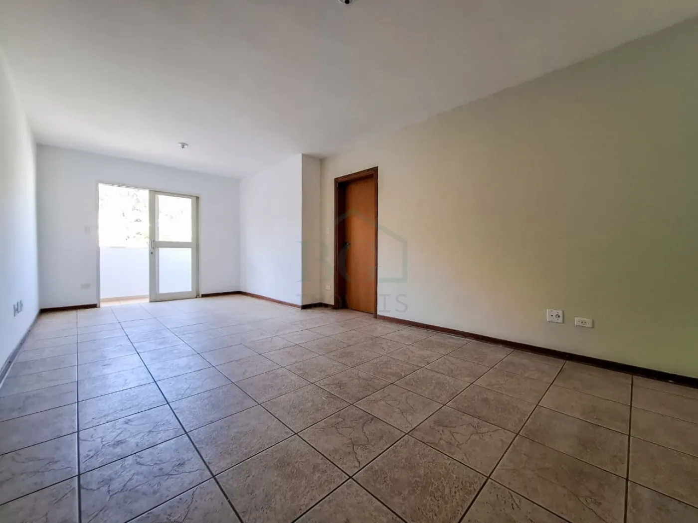 Apartamento à venda com 2 quartos, 80m² - Foto 2