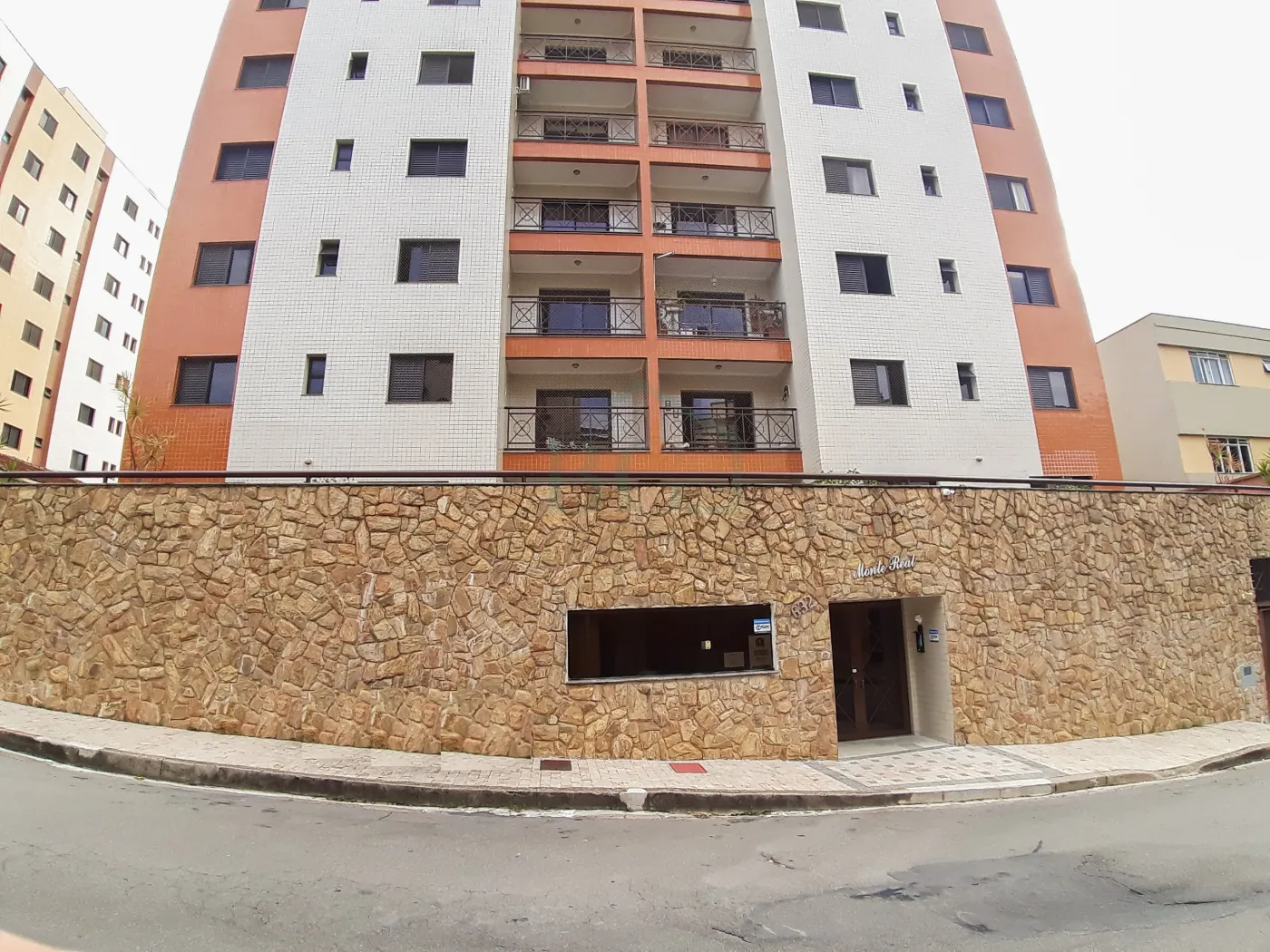 Apartamento à venda com 3 quartos, 123m² - Foto 2