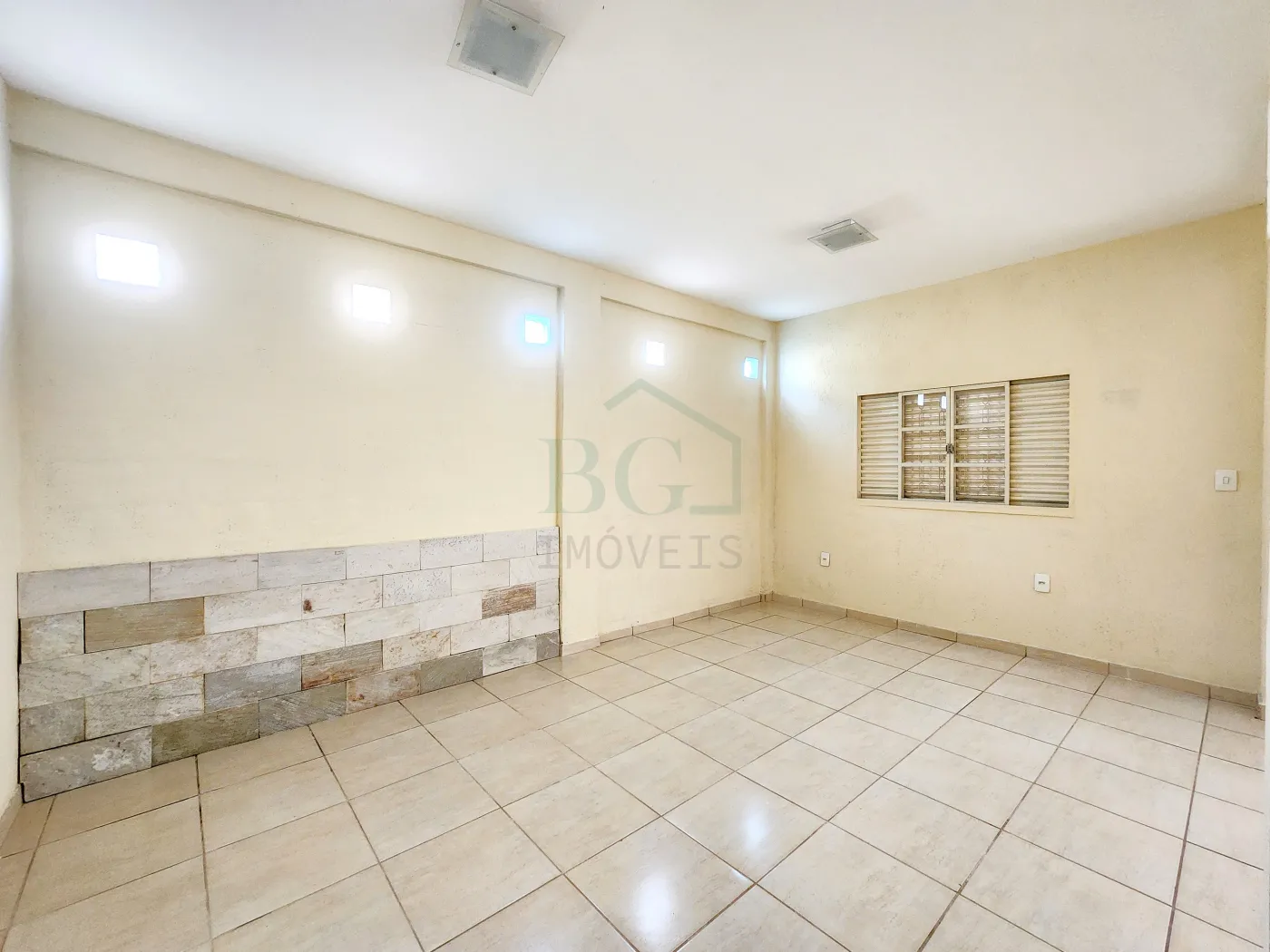 Casa para alugar com 2 quartos, 50m² - Foto 5