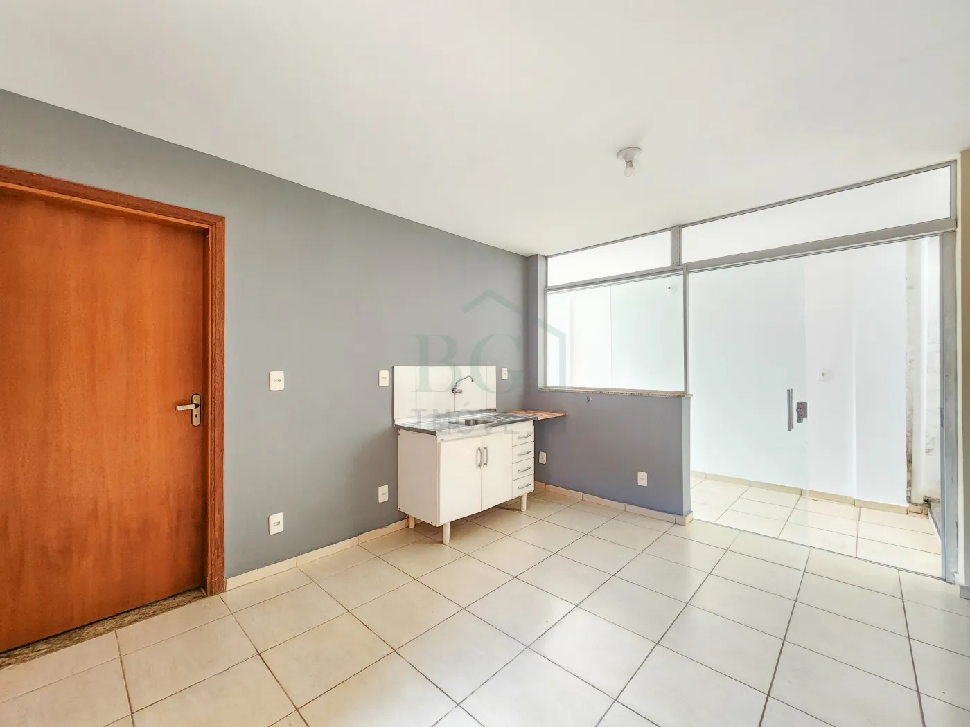 Casa para alugar com 2 quartos, 50m² - Foto 11
