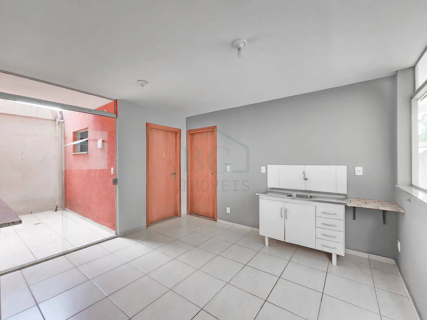 Casa para alugar com 2 quartos, 50m² - Foto 12