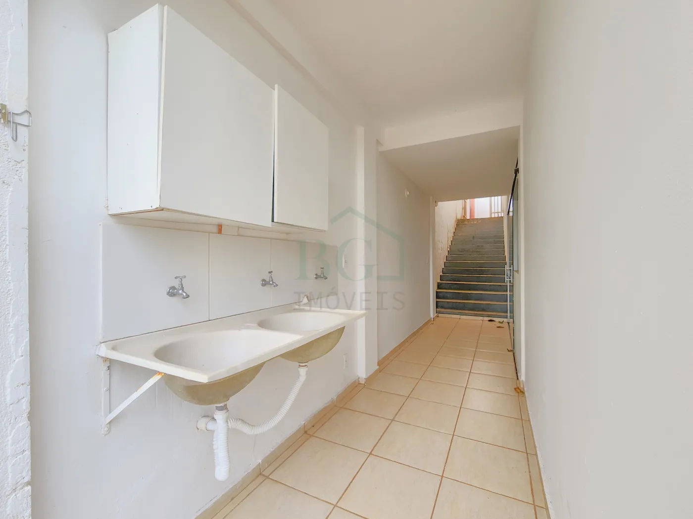 Casa para alugar com 2 quartos, 50m² - Foto 15