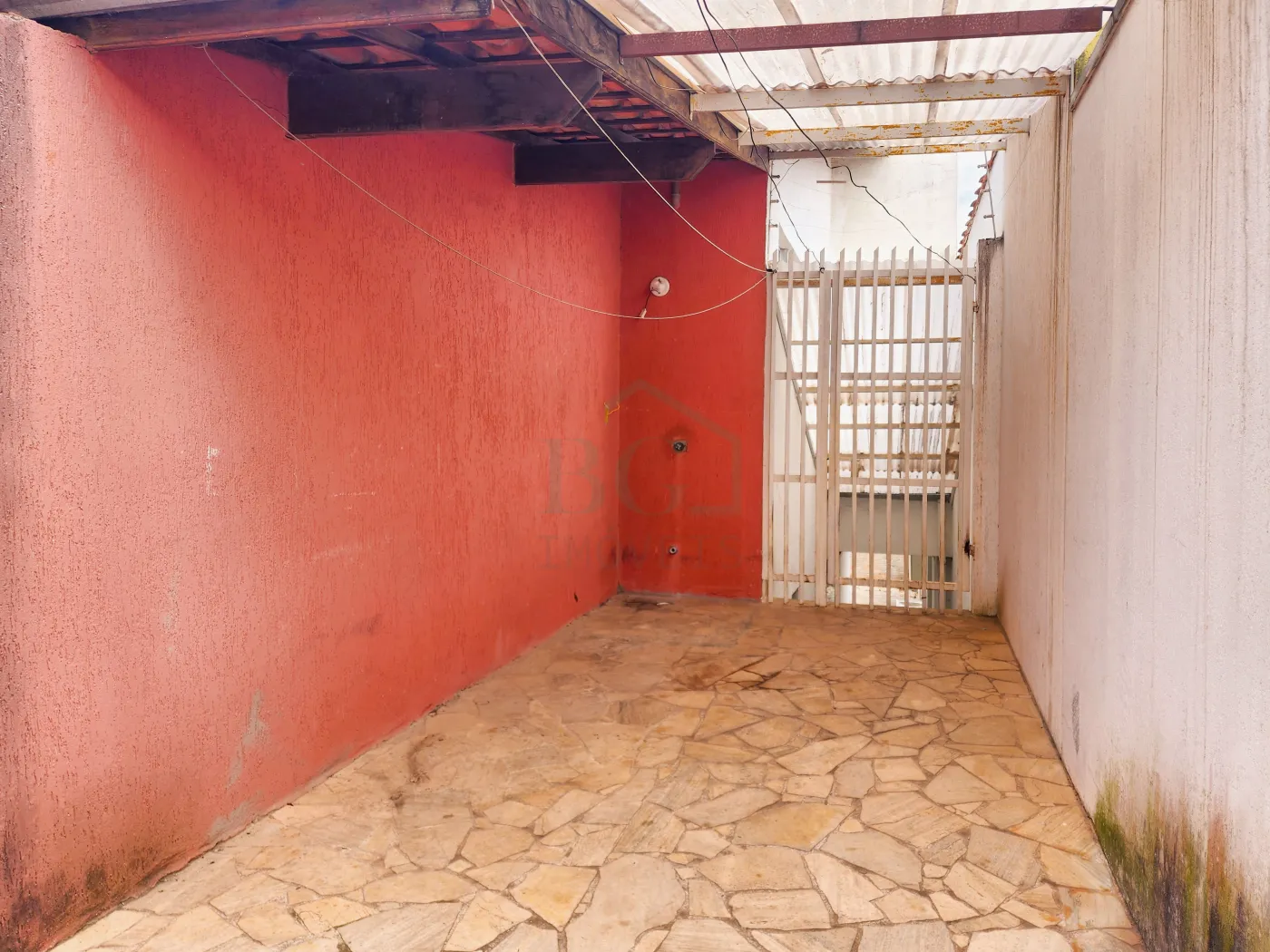 Casa para alugar com 2 quartos, 50m² - Foto 18