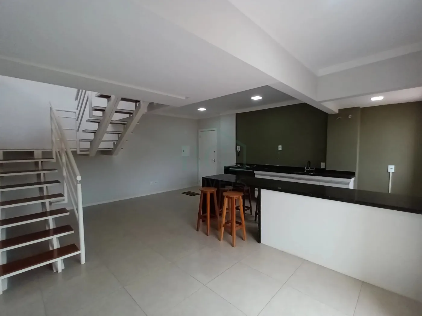 Cobertura à venda com 3 quartos, 130m² - Foto 4