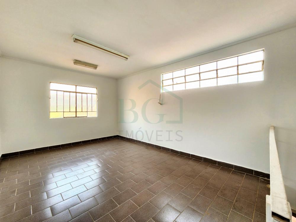 QUARTO (Piso superior área de Serviço) Alugar Casas / Padrão em Poços de Caldas R$ 1.200,00 - Foto 15