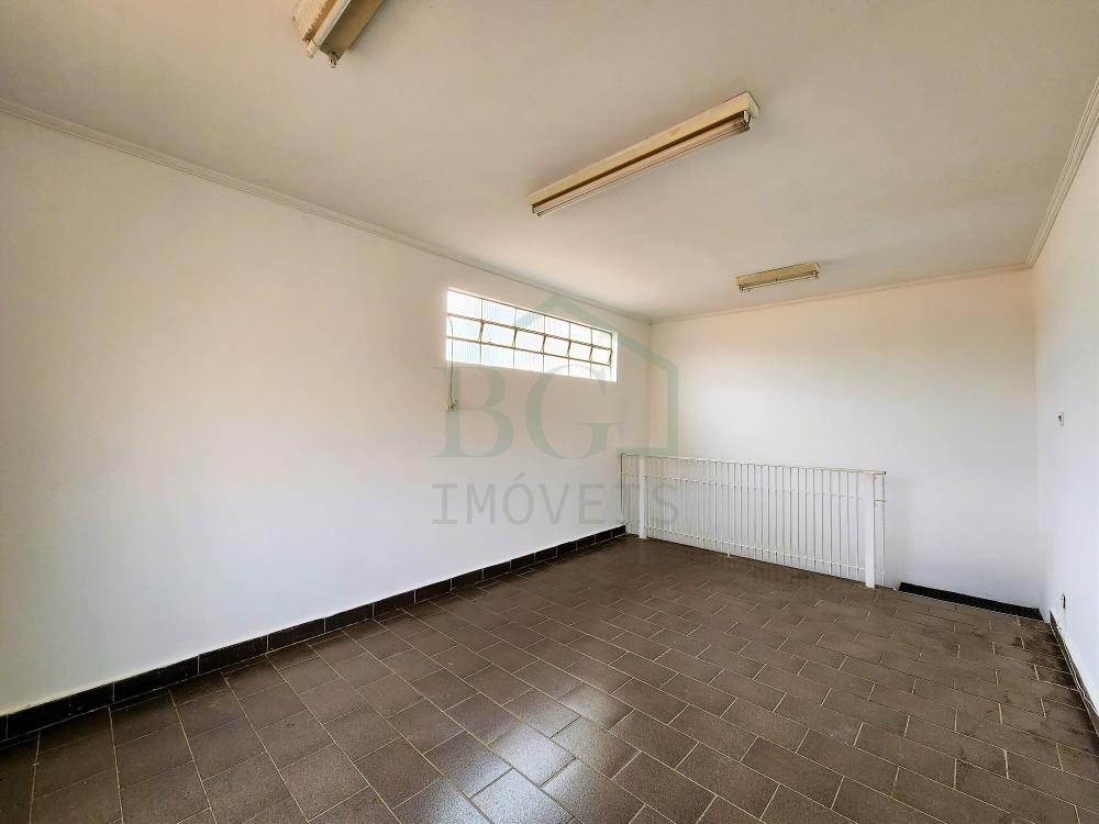 QUARTO (Piso superior área de Serviço) Alugar Casas / Padrão em Poços de Caldas R$ 1.200,00 - Foto 16