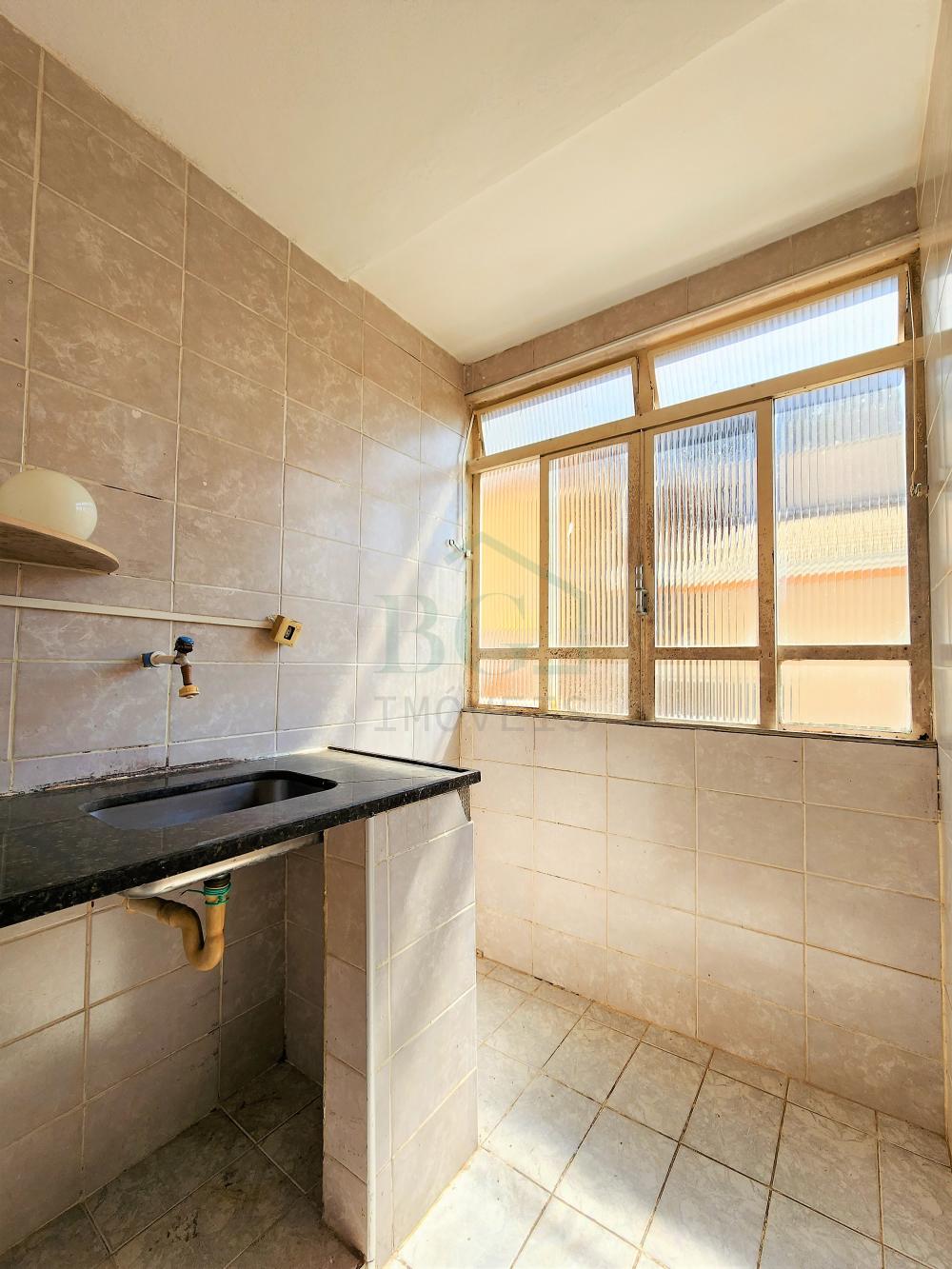 COZINHA Alugar Apartamentos / Flat em Poços de Caldas R$ 650,00 - Foto 5