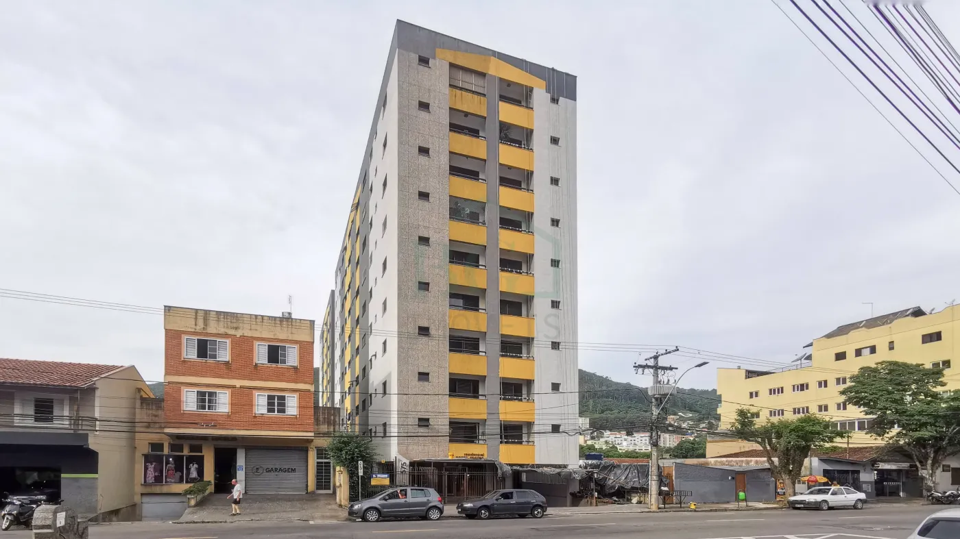 Alugar Apartamentos / Padrão em Poços de Caldas R$ 1.300,00 - Foto 1