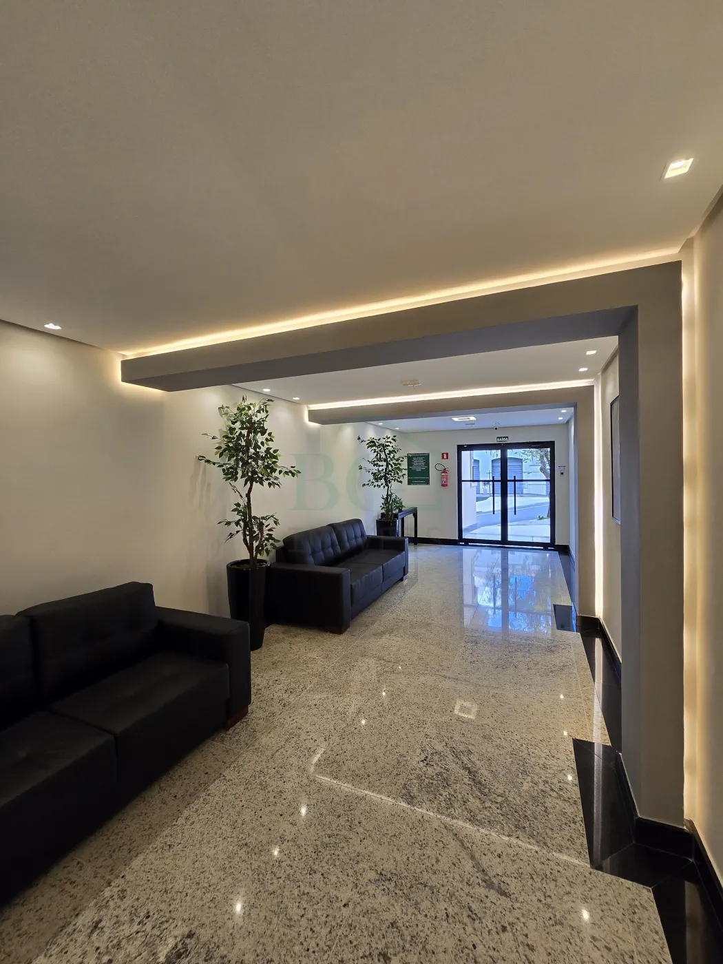 Apartamento à venda com 3 quartos, 144m² - Foto 3