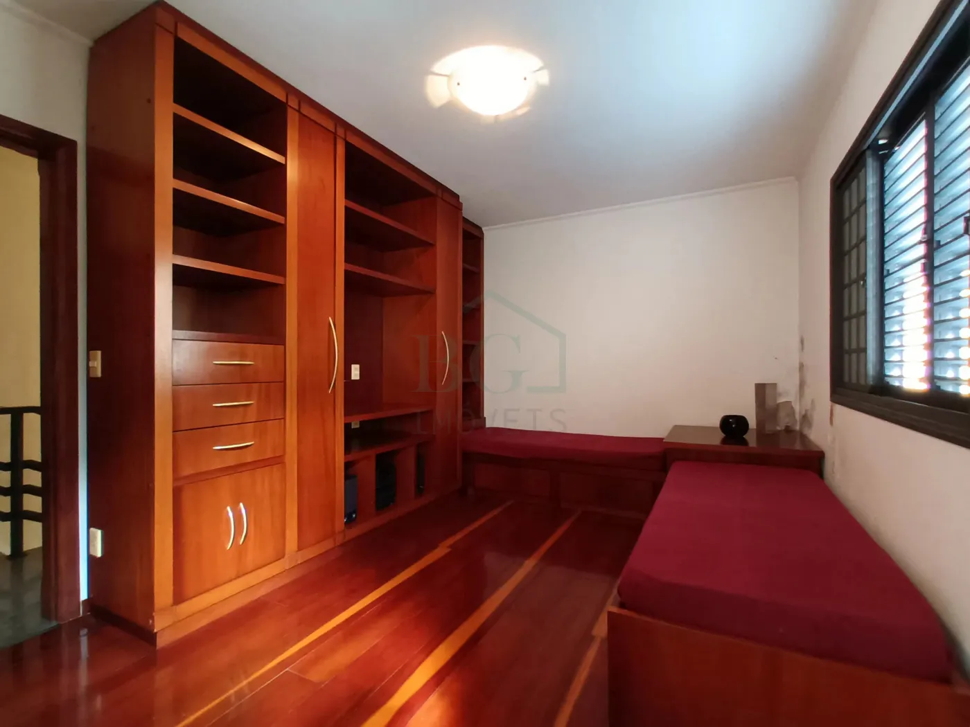 Casa à venda com 3 quartos, 225m² - Foto 9