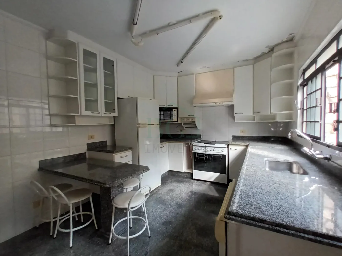 Casa à venda com 3 quartos, 225m² - Foto 7