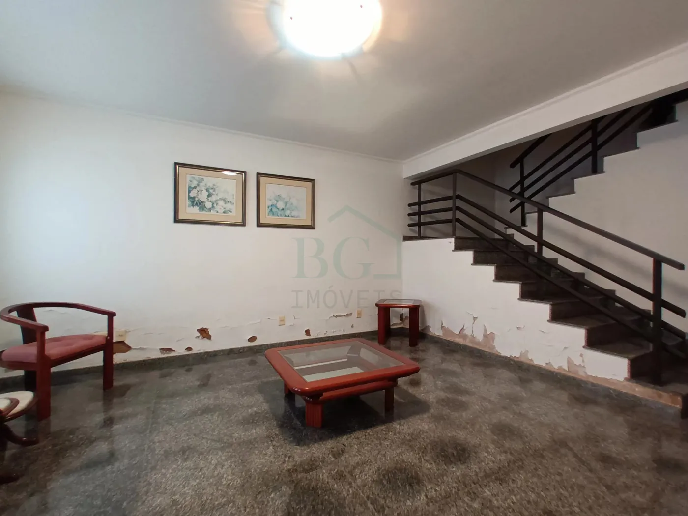 Casa à venda com 3 quartos, 225m² - Foto 2