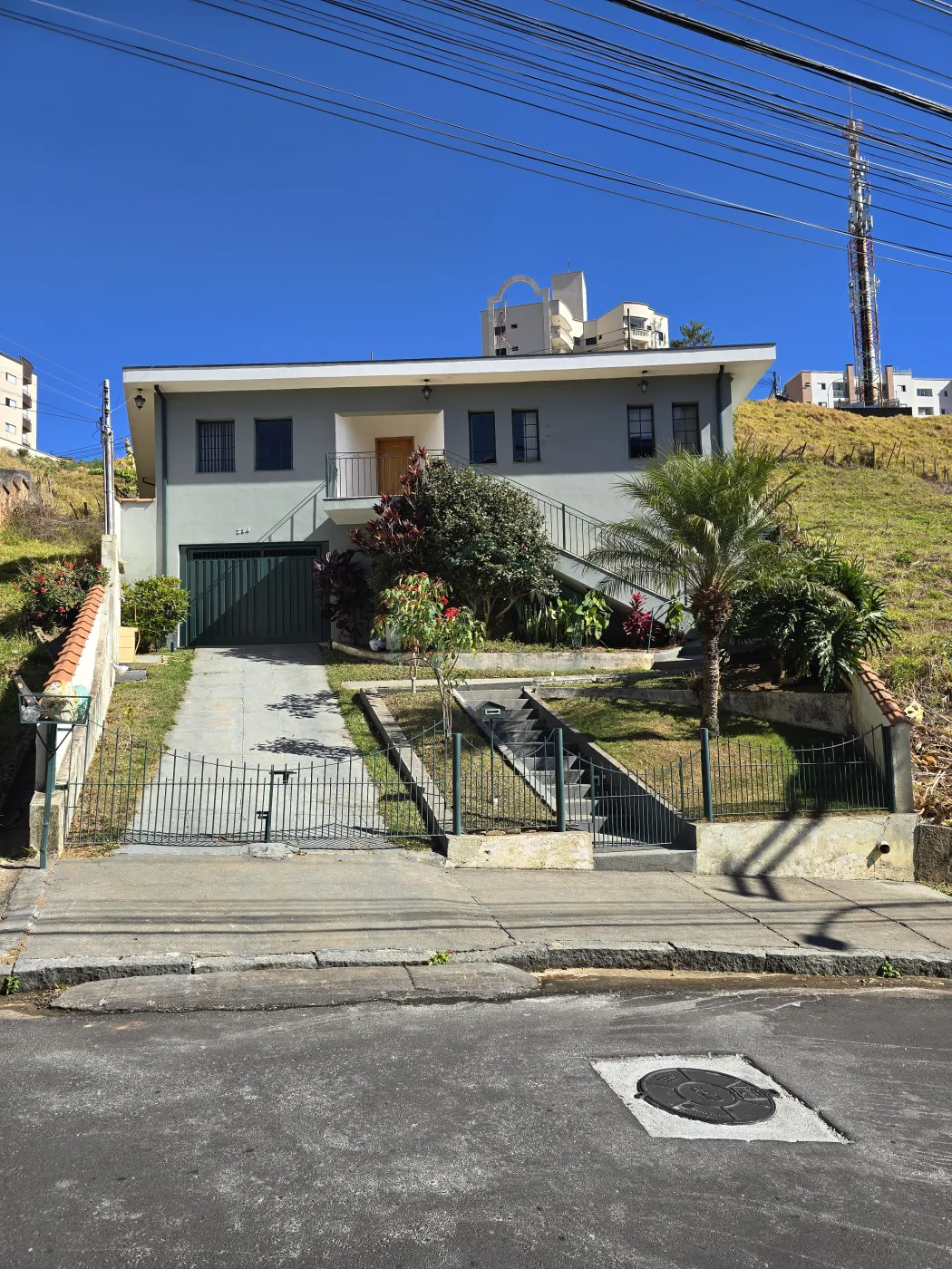 Casa à venda com 3 quartos, 280m² - Foto 1
