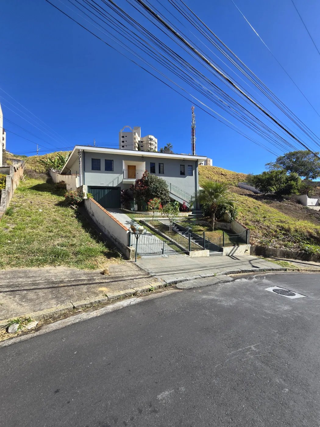 Casa à venda com 3 quartos, 280m² - Foto 2