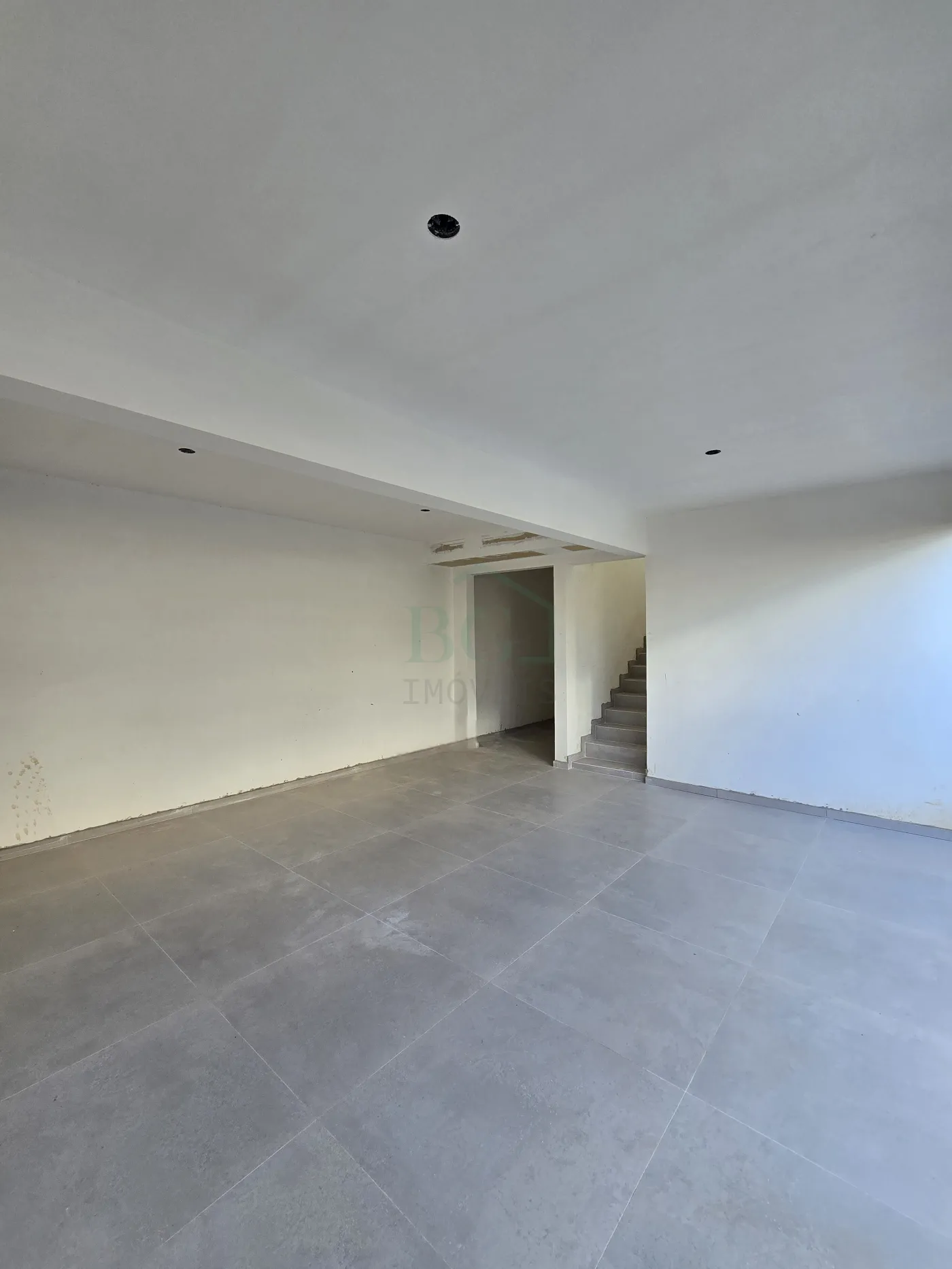 Casa à venda com 3 quartos, 205m² - Foto 2