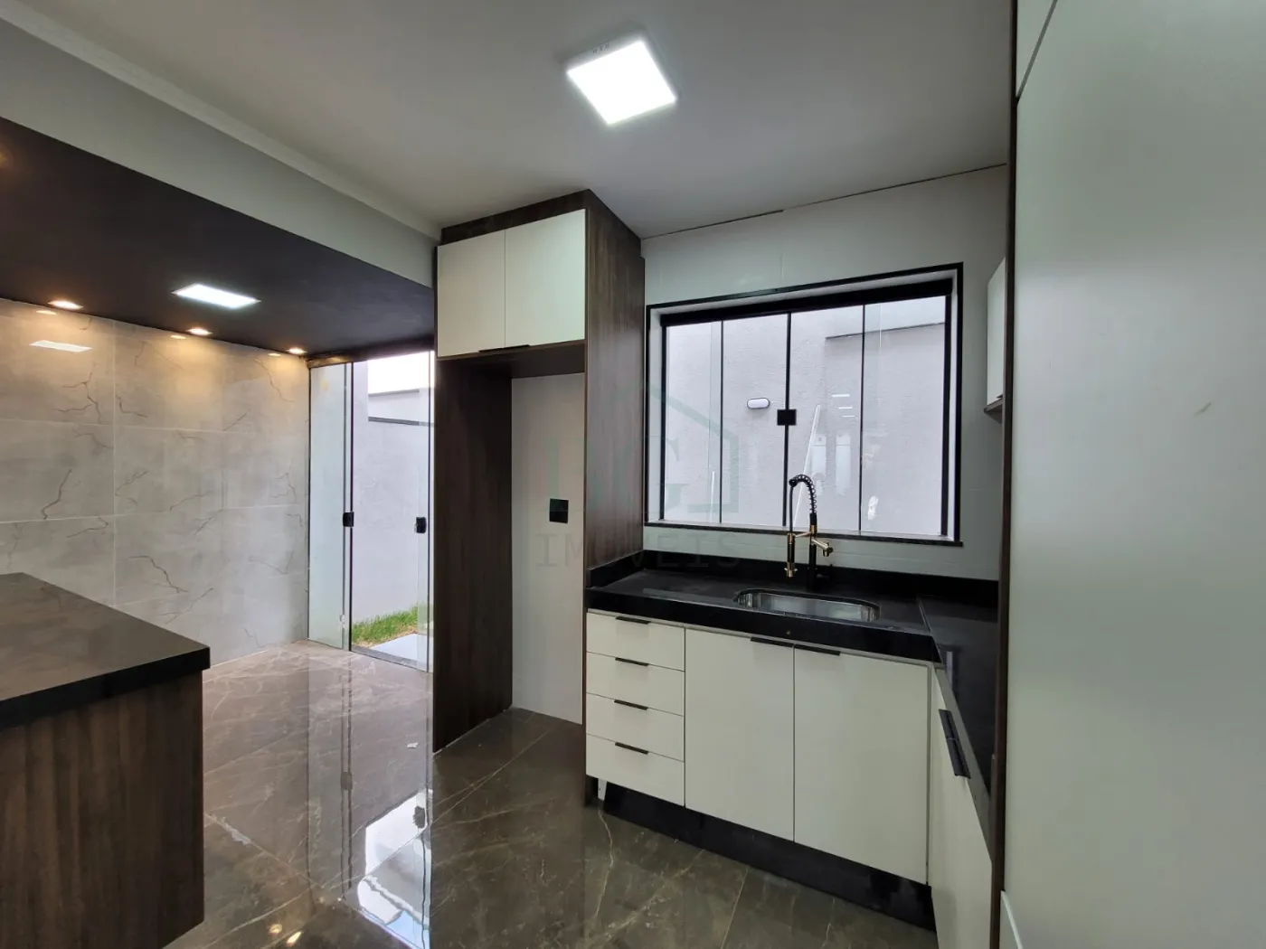 Casa à venda com 2 quartos, 95m² - Foto 9