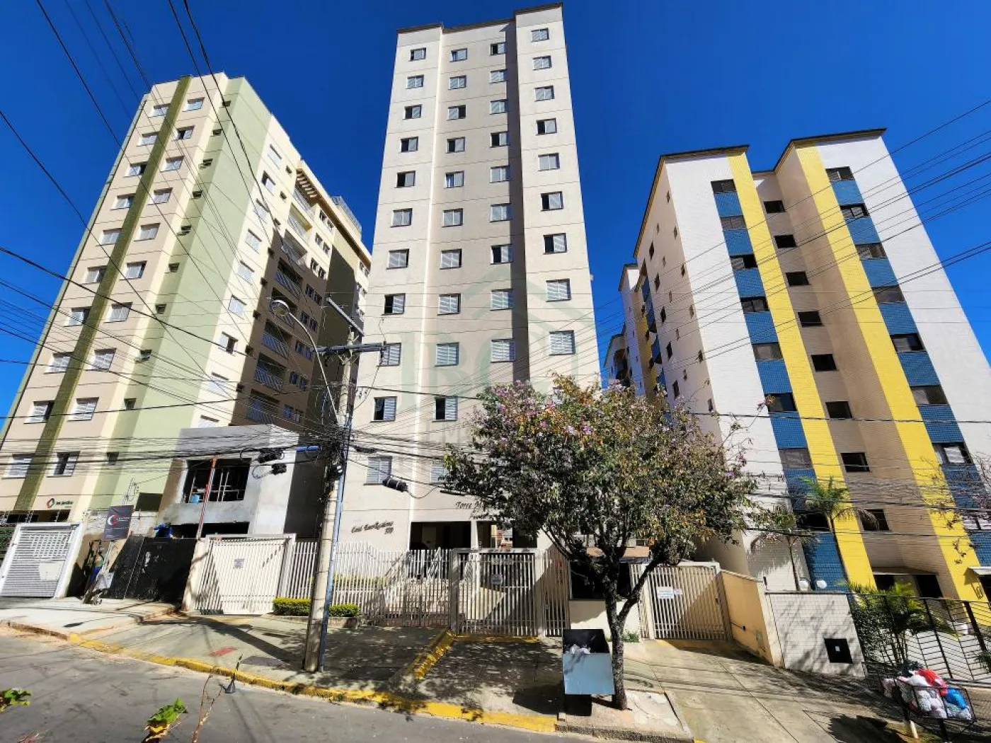 FACHADA Alugar Apartamentos / Padrão em Poços de Caldas R$ 2.000,00 - Foto 2