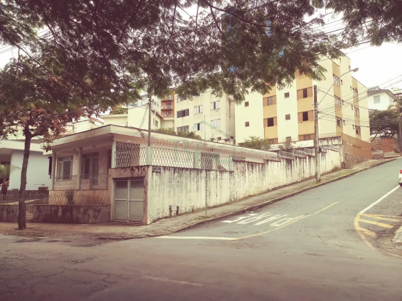 Casa à venda com 3 quartos, 205m² - Foto 1