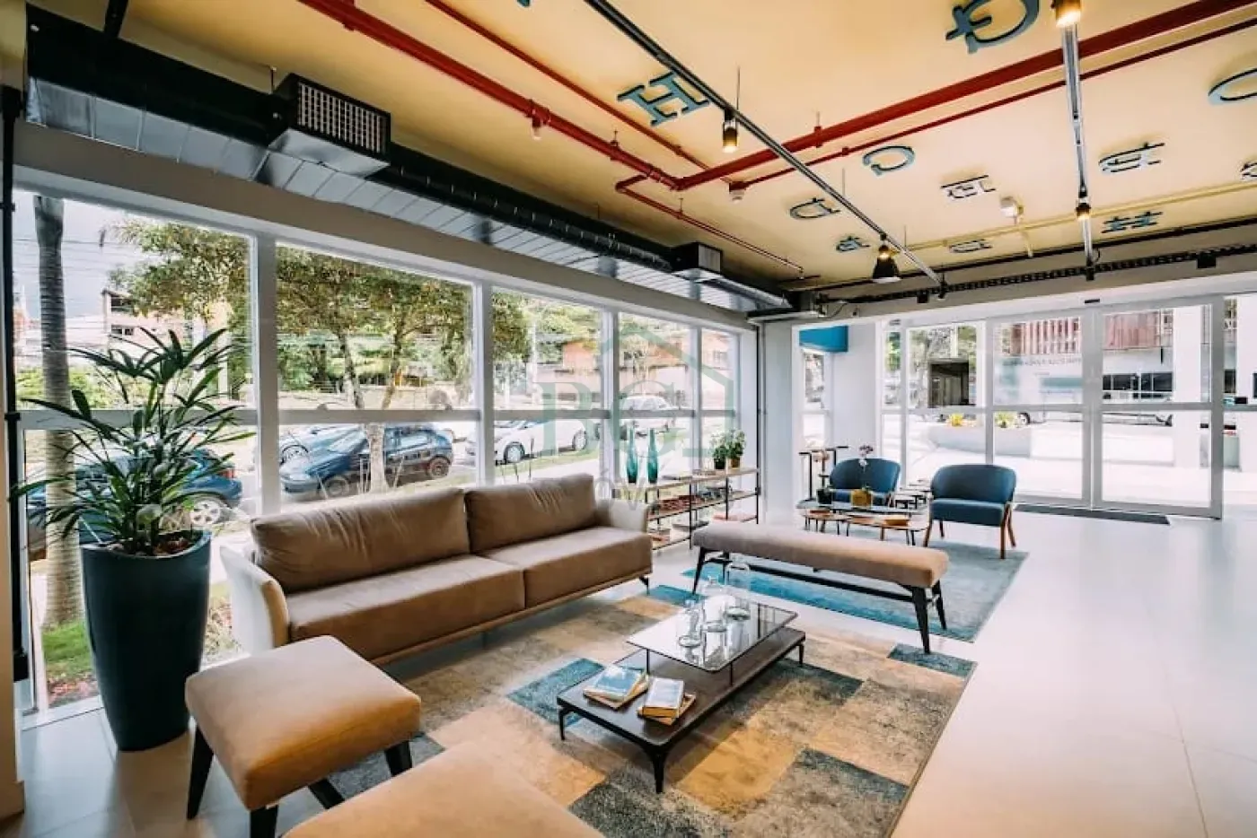 Casa Comercial à venda com 1 quarto, 40m² - Foto 2