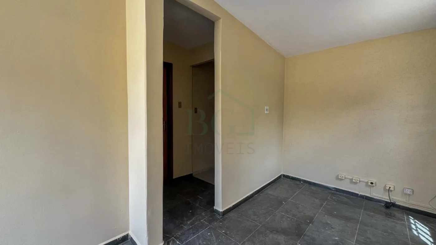 SALA Alugar Casas / Padrão em Poços de Caldas R$ 1.300,00 - Foto 2