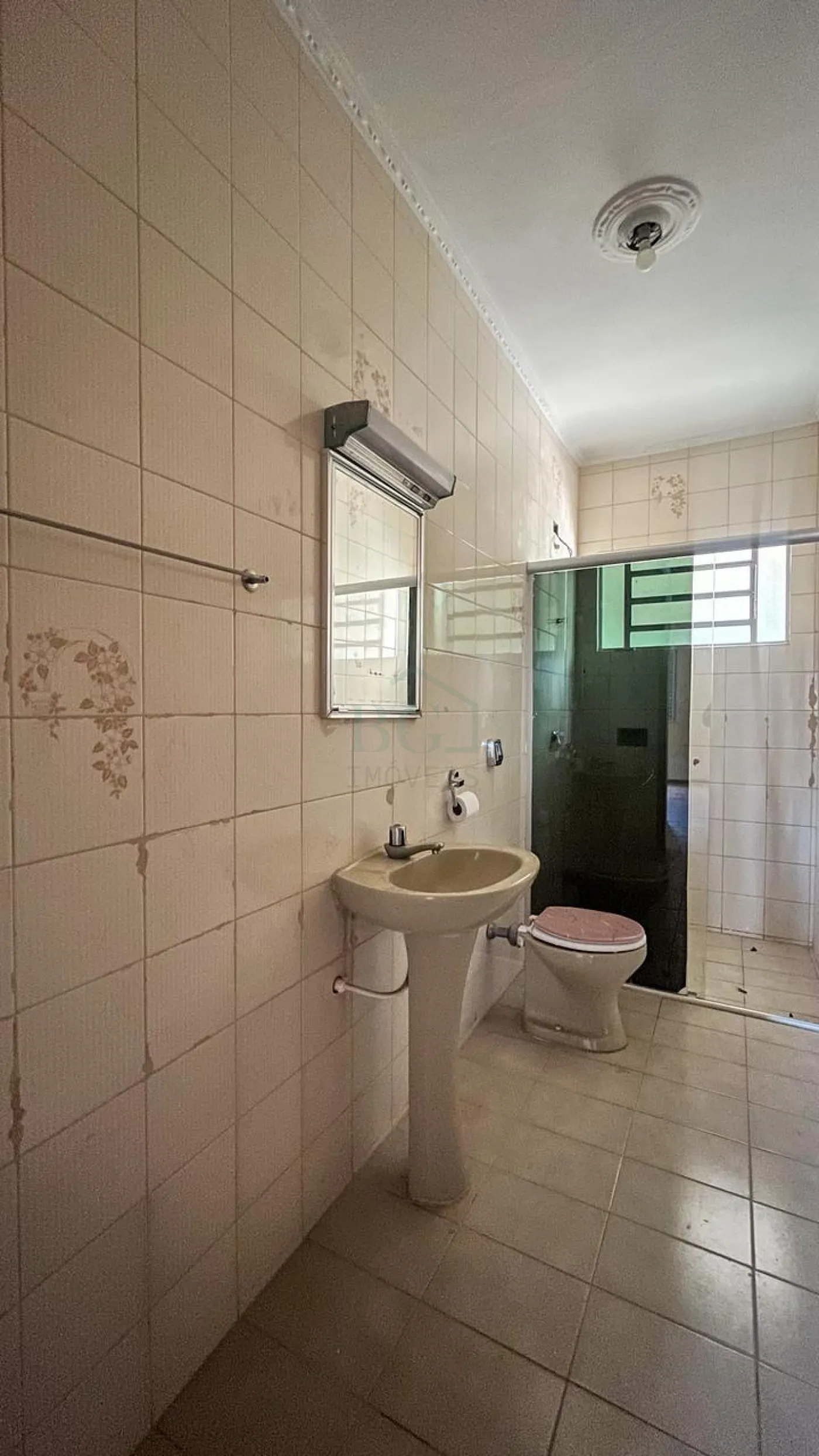 BANHEIRO SOCIAL Alugar Casas / Padrão em Poços de Caldas R$ 1.300,00 - Foto 11