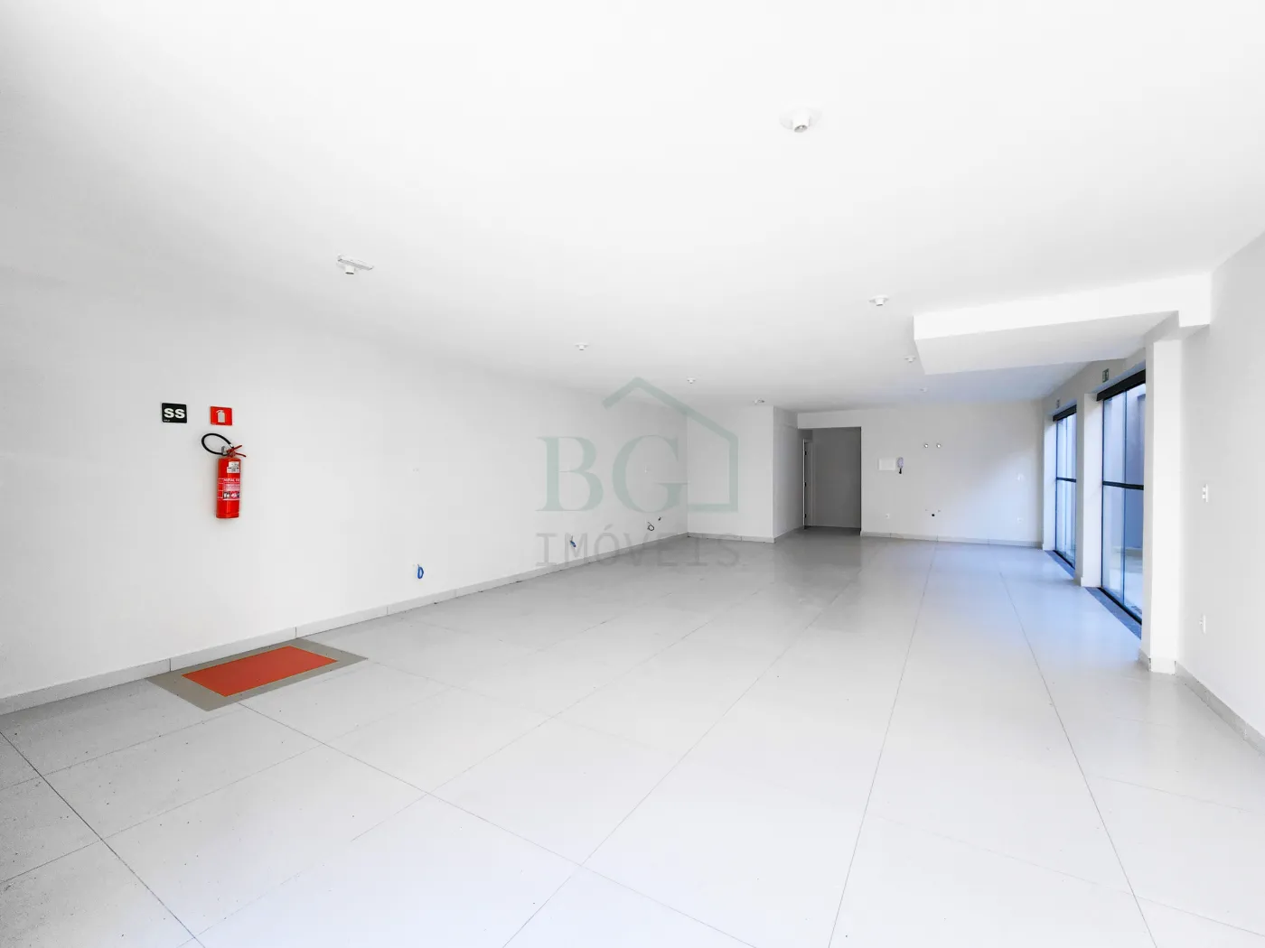 ESPAÇO COMERCIAL Alugar Comercial / Sala Comercial em Poços de Caldas R$ 3.500,00 - Foto 2