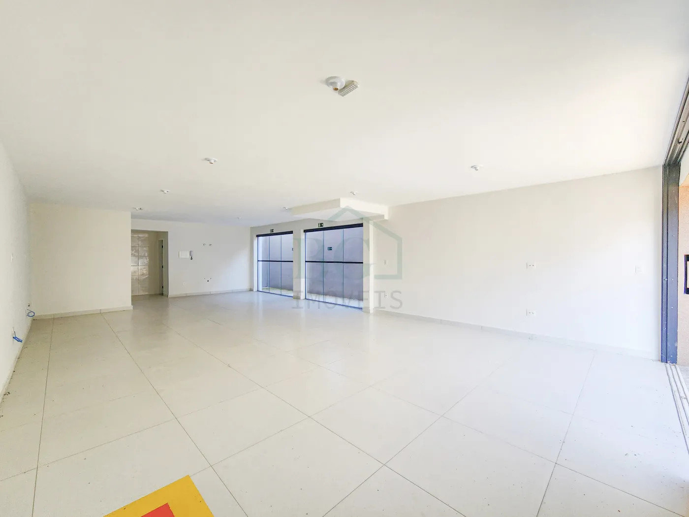 ESPAÇO COMERCIAL Alugar Comercial / Sala Comercial em Poços de Caldas R$ 3.500,00 - Foto 3