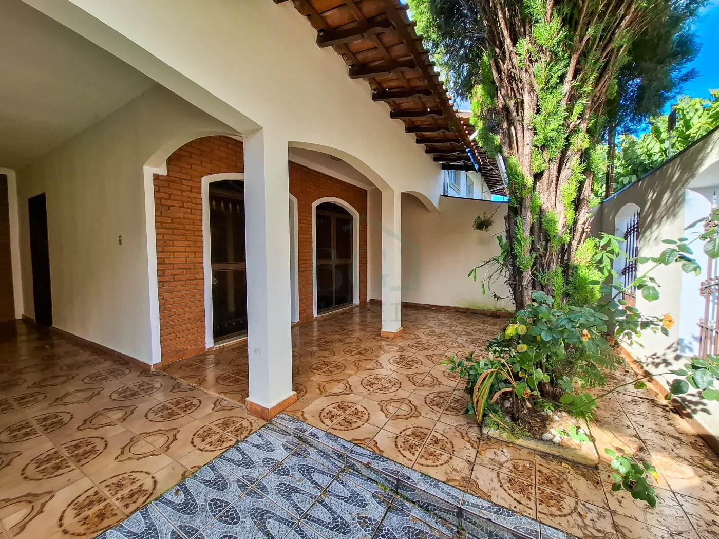 Casa para alugar com 4 quartos, 150m² - Foto 4
