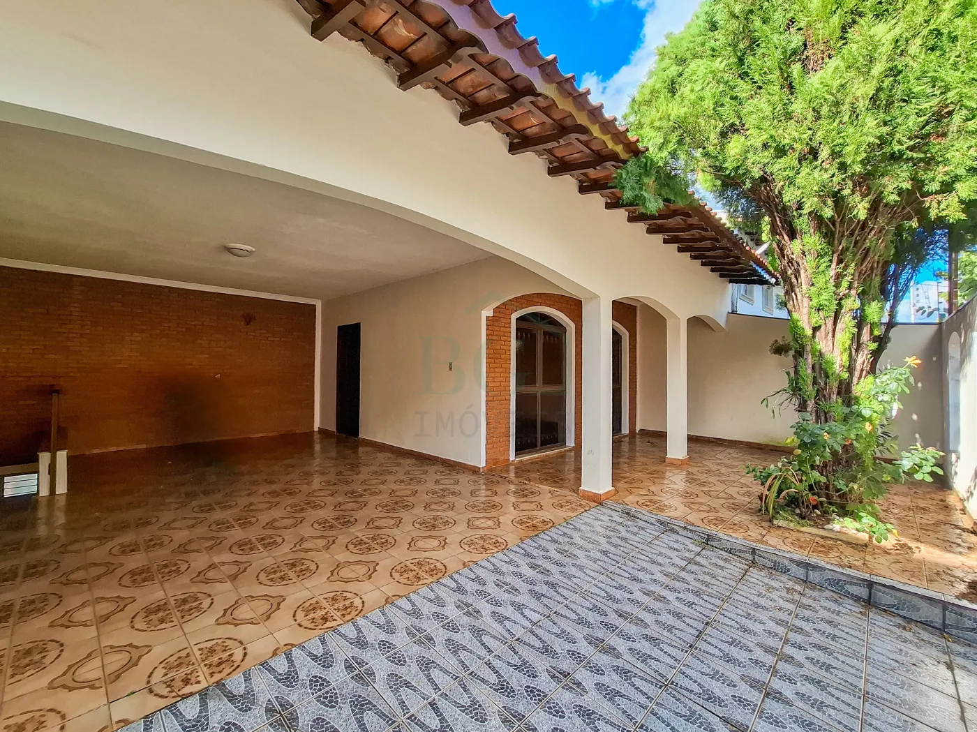 Casa para alugar com 4 quartos, 150m² - Foto 3