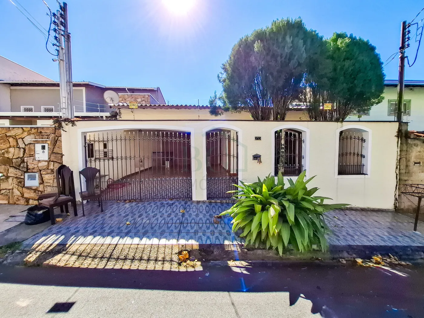 Casa para alugar com 4 quartos, 150m² - Foto 1