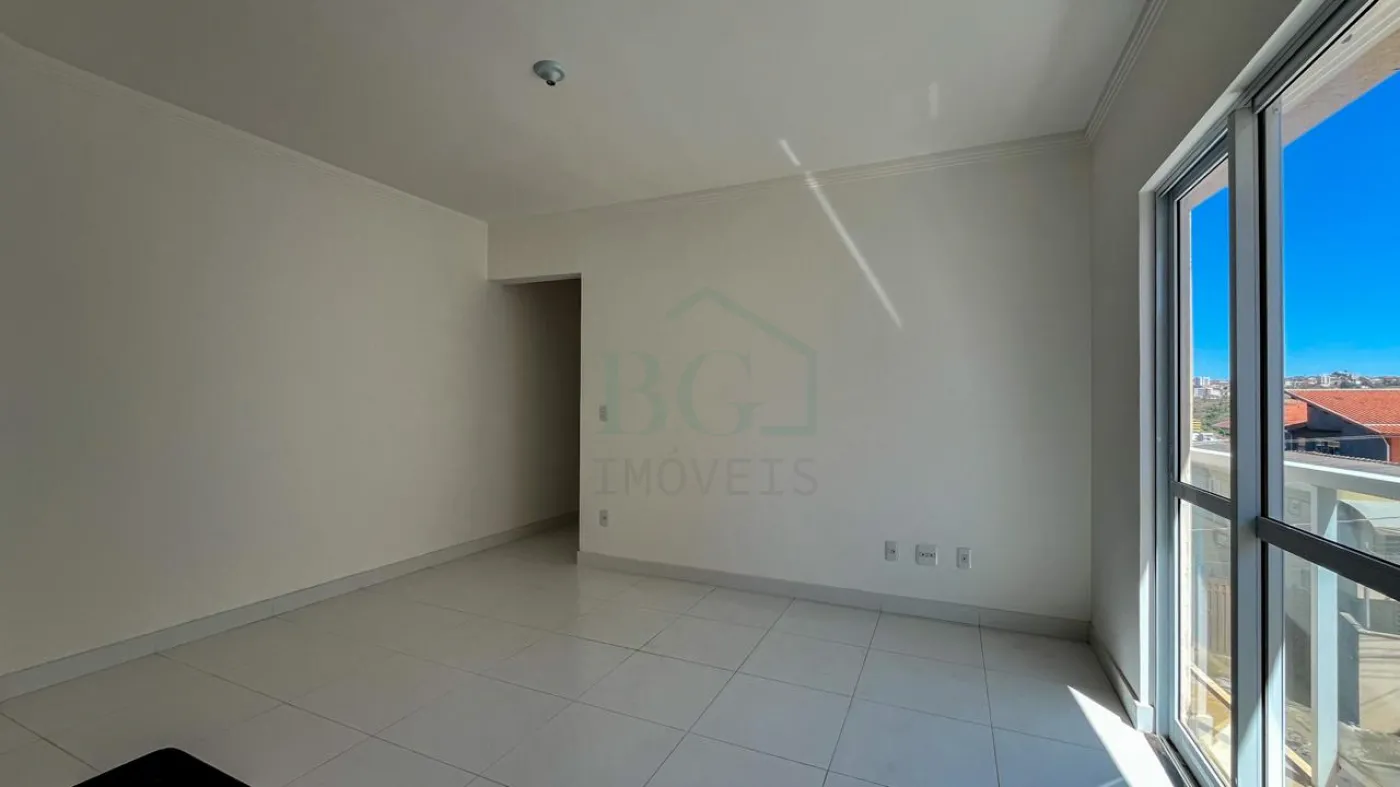 SALA Alugar Apartamentos / Padrão em Poços de Caldas R$ 1.400,00 - Foto 3