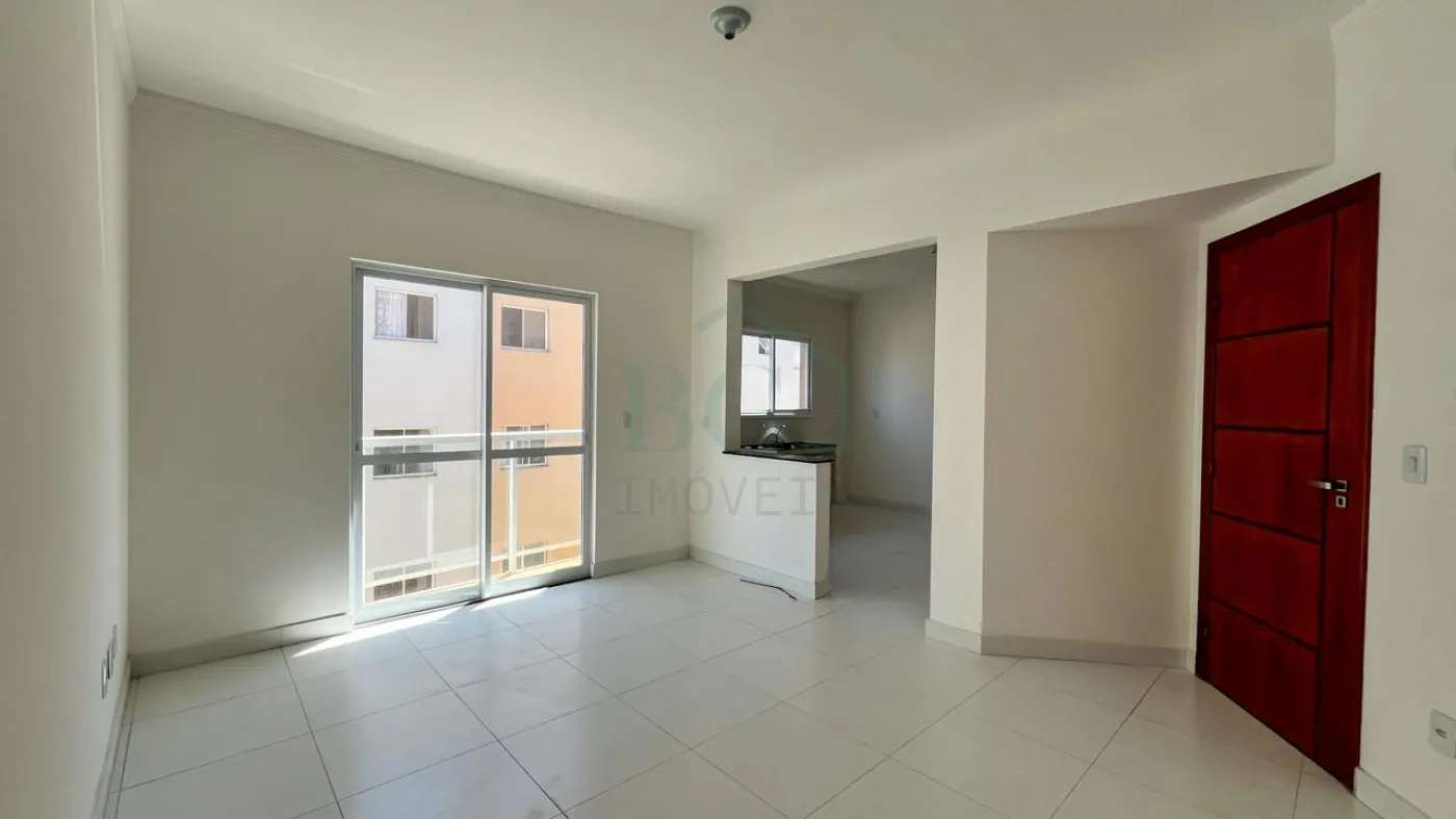 SALA Alugar Apartamentos / Padrão em Poços de Caldas R$ 1.400,00 - Foto 2
