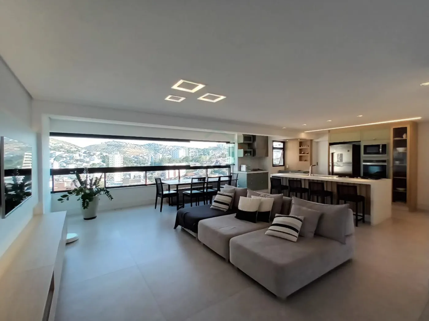 SALA E COZINHA AO FUNDO Comprar Apartamentos / Padrão em Poços de Caldas R$ 1.800.000,00 - Foto 8