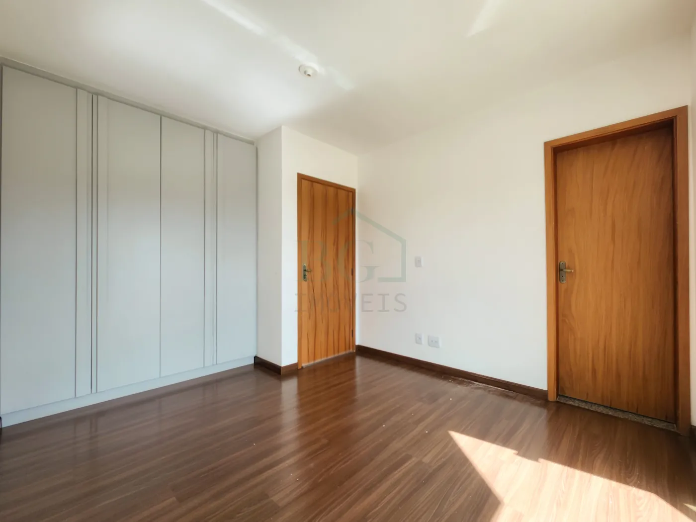 SUITE Alugar Apartamentos / Padrão em Poços de Caldas R$ 1.600,00 - Foto 6