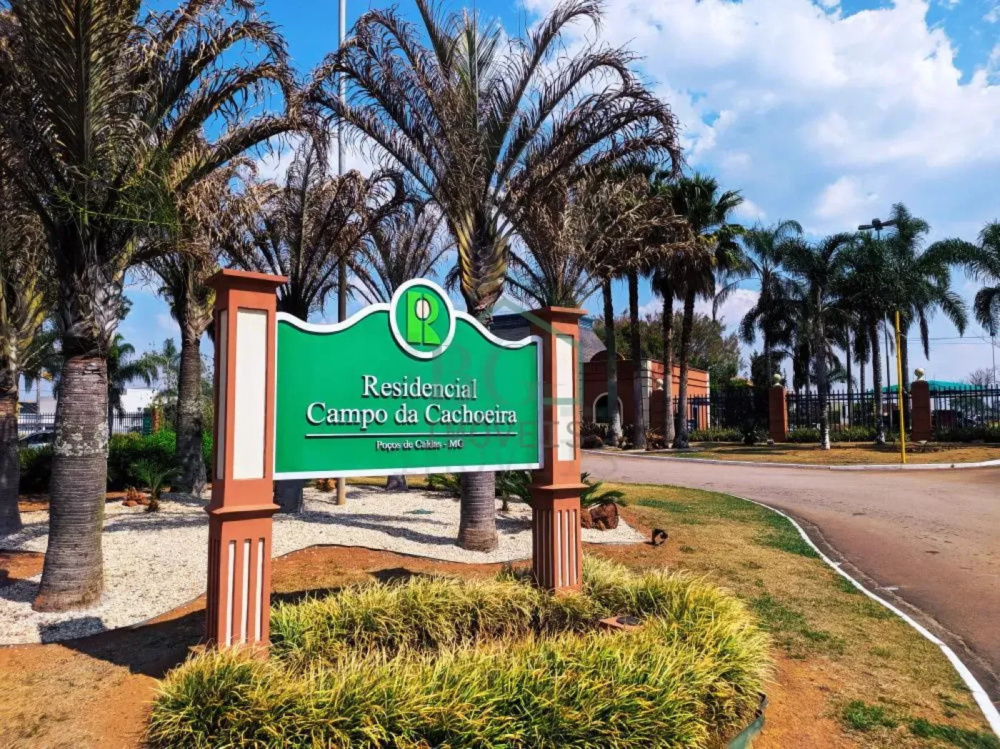 Comprar Terrenos / Loteamento em Poços de Caldas R$ 850.000,00 - Foto 1