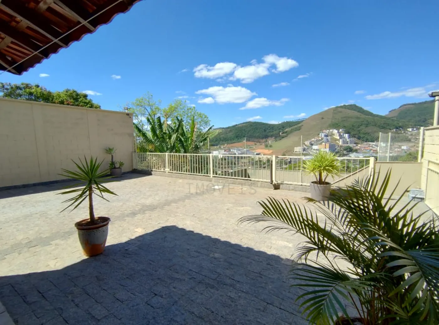 GARAGEM Comprar Casas / Padrão em Poços de Caldas R$ 1.700.000,00 - Foto 36