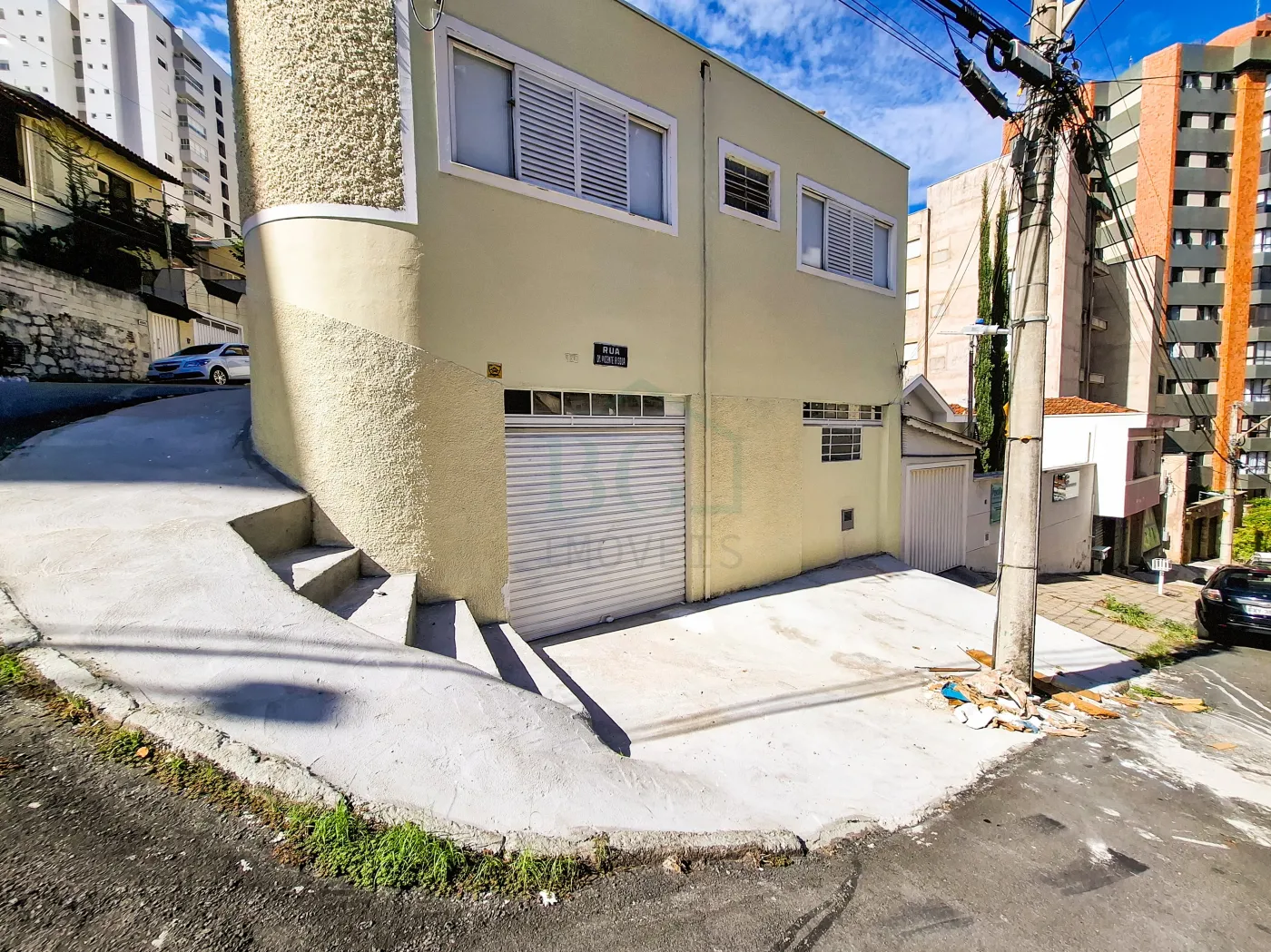 Casa para alugar com 2 quartos, 65m² - Foto 1