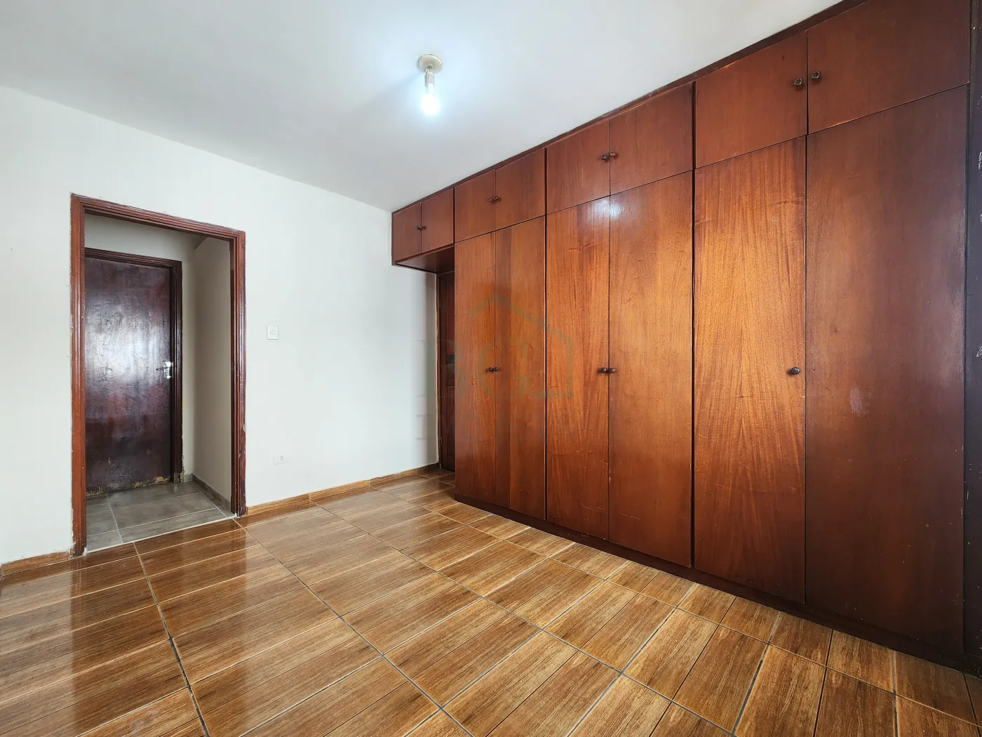 SUÍTE Alugar Casas / Padrão em Poços de Caldas R$ 2.500,00 - Foto 6