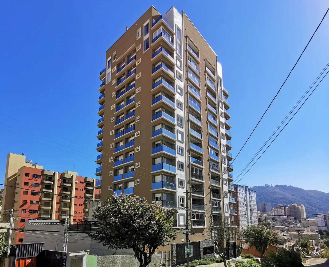 Alugar Apartamentos / Padrão em Poços de Caldas R$ 5.000,00 - Foto 1