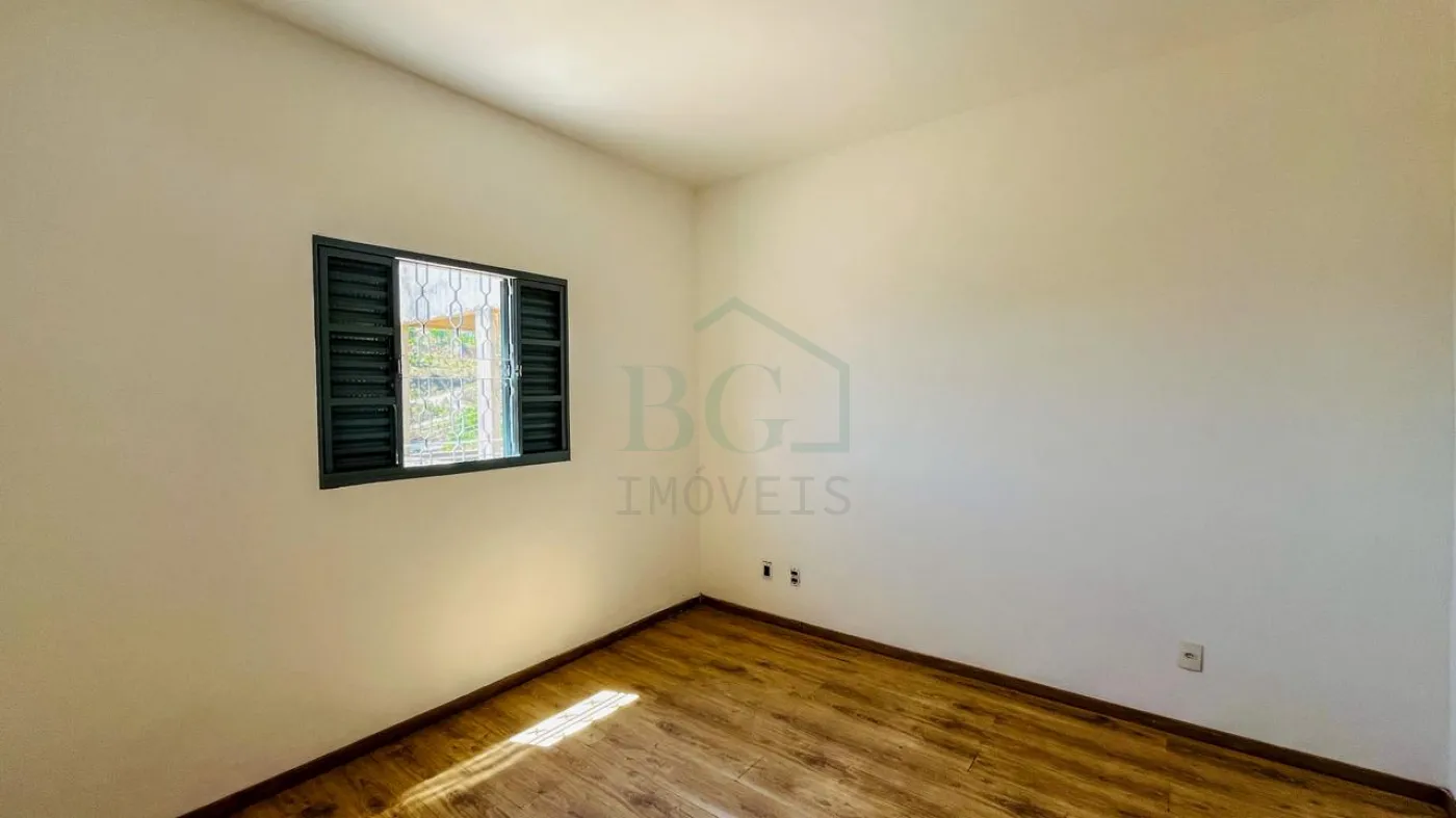 DORMITÓRIO Alugar Casas / Padrão em Poços de Caldas R$ 2.100,00 - Foto 9
