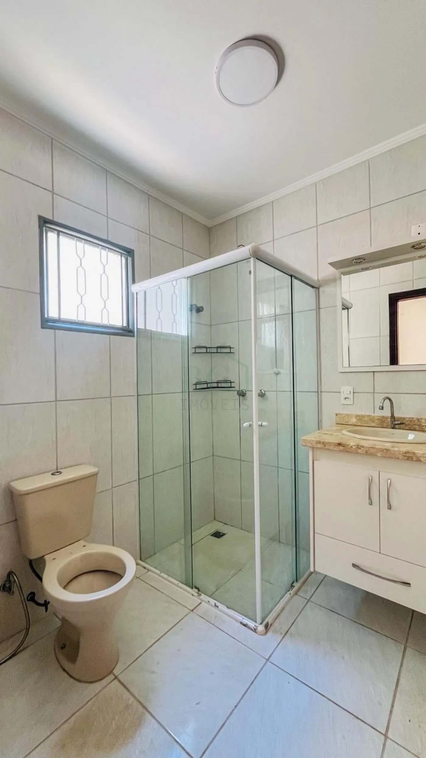BANHEIRO SUÍTE Alugar Casas / Padrão em Poços de Caldas R$ 2.100,00 - Foto 7