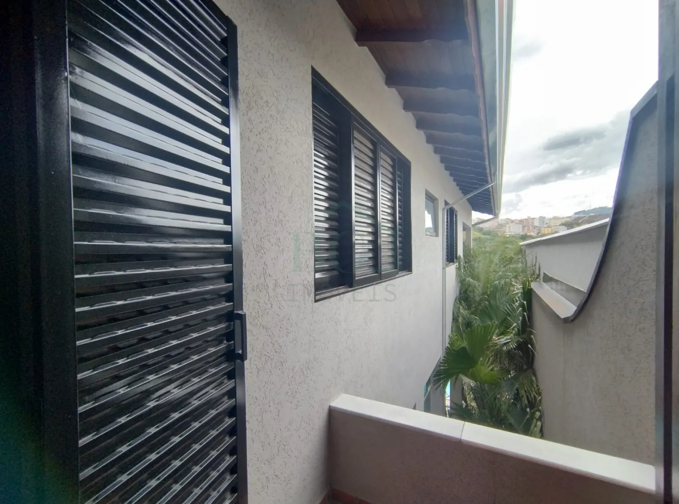 Casa à venda com 3 quartos, 380m² - Foto 8