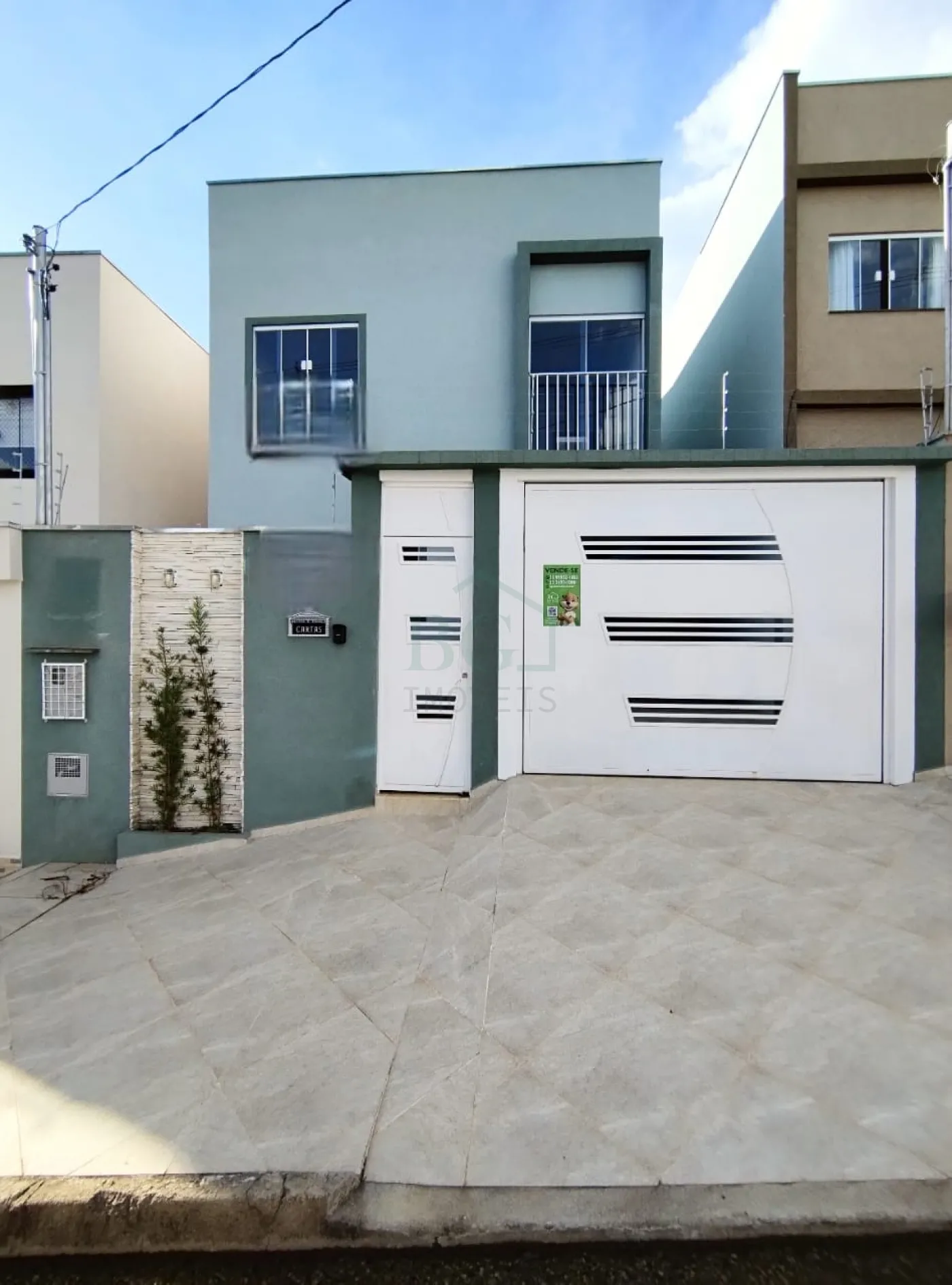 Casa à venda com 2 quartos, 125m² - Foto 1