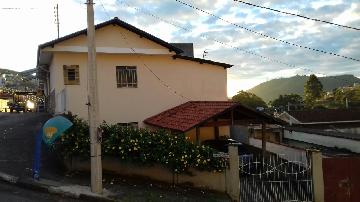 Alugar Casas / Padrão em Poços de Caldas. apenas R$ 900.000,00