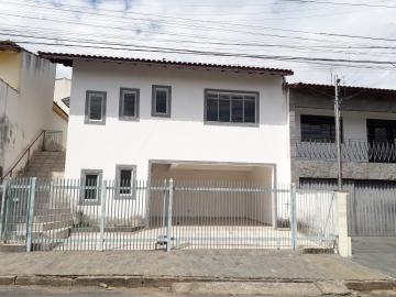 Alugar Casas / Padrão em Poços de Caldas. apenas R$ 1.000,00